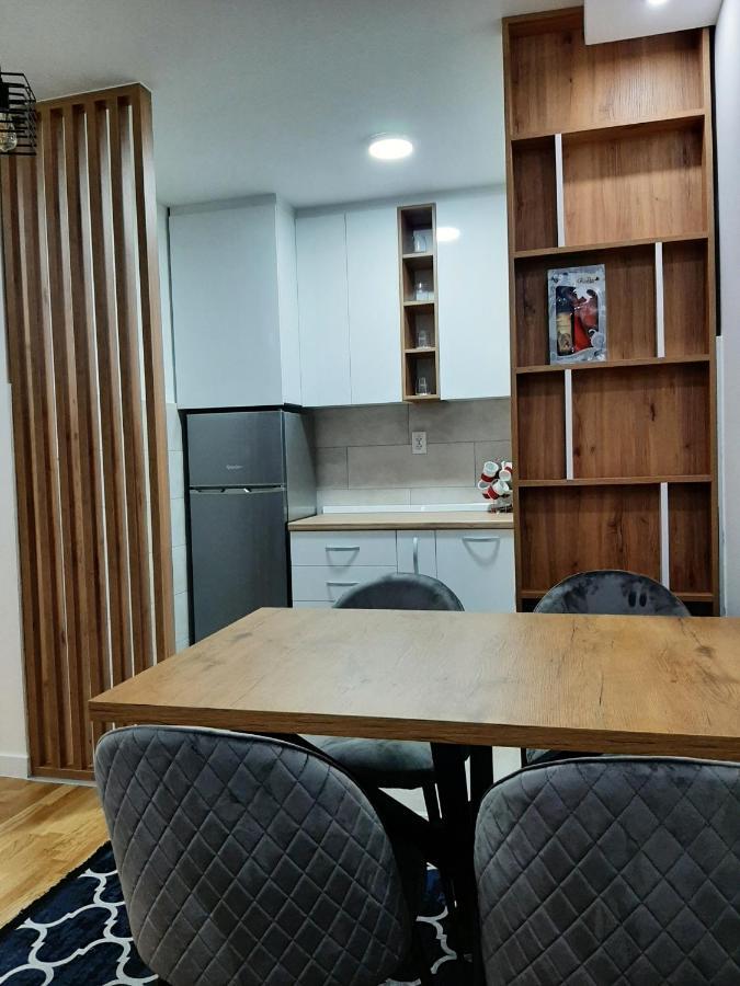 Apartman,,Kul"Life Lukavica Екстериор снимка